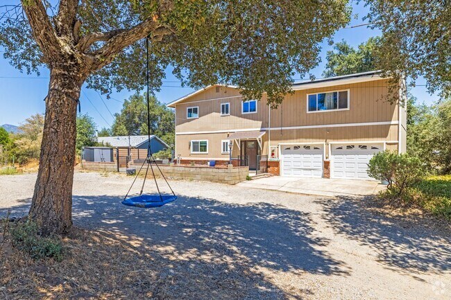 Building Photo - 3/3 HOME available NOW in DESCANSO w/ gara...