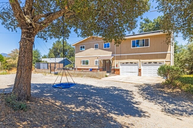 Building Photo - 3/3 HOME available NOW in DESCANSO w/ gara...