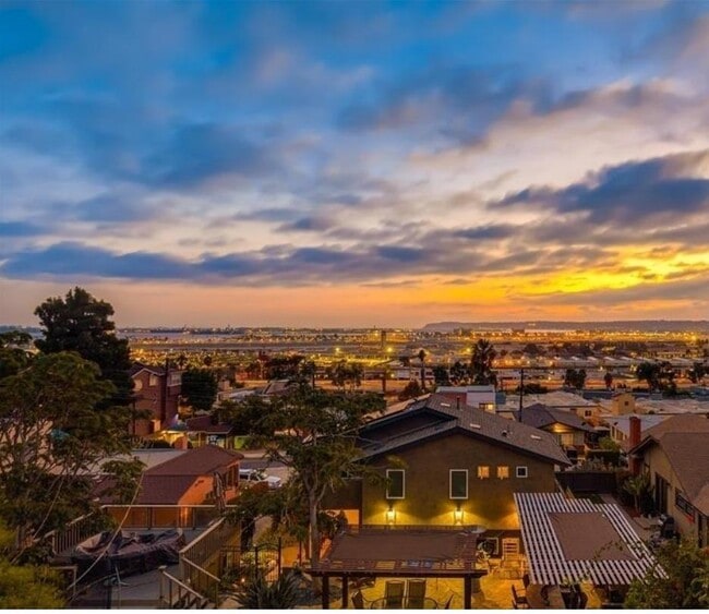Photo - 1821 Linwood St Unit 1821