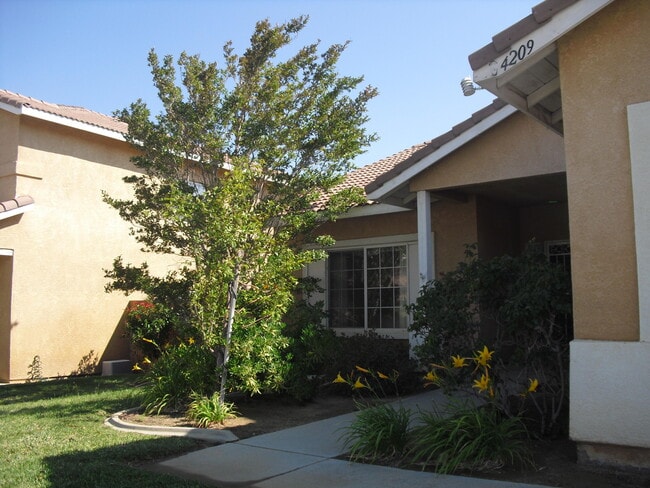 Photo - 4209 Grandview Dr