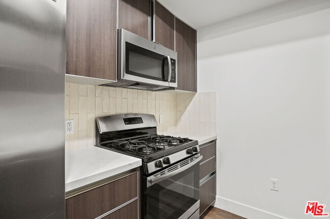 Photo - 1338 N Formosa Ave Unit ph6