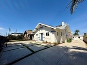 Photo - 151 E 47th St