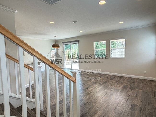 Photo - 5798 Mapleview Dr