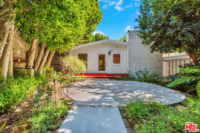 Photo - 1542 Marmont Ave House
