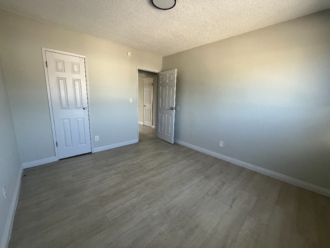 Photo - 609 W 94th St Unit 19