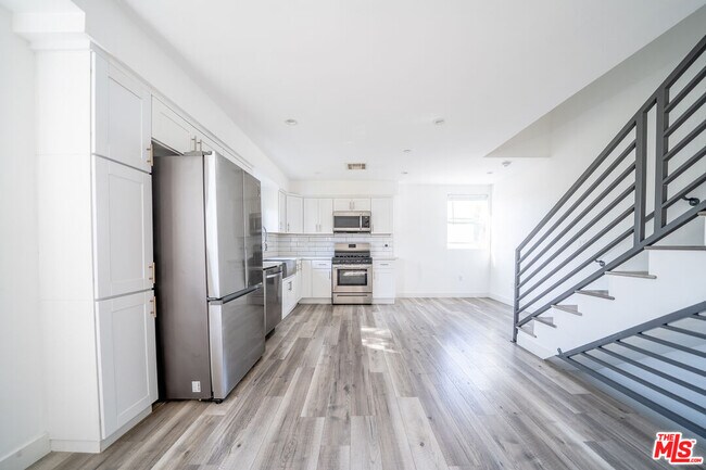 Photo - 5746 Elmer Ave Unit 5748