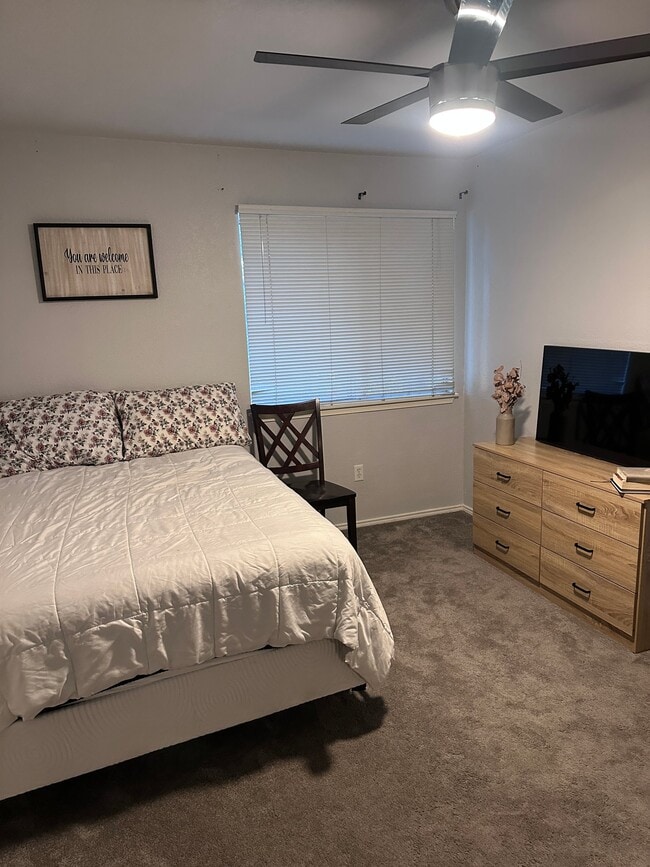 Photo - 43405 30th St W