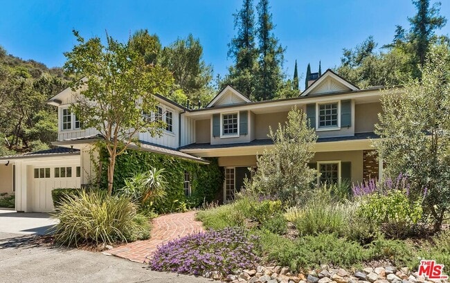Photo - 7972 Mulholland Dr House