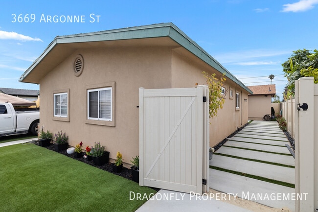 Photo - 3669 Argonne St