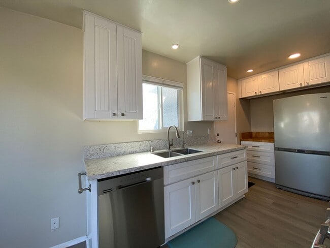 Building Photo - Beautiful 55+ Senior Community Single Story Home in Costa Serena!