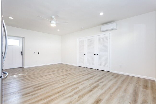 Photo - 4138 Middlesex Dr Unit 4138 Middlesex Drive