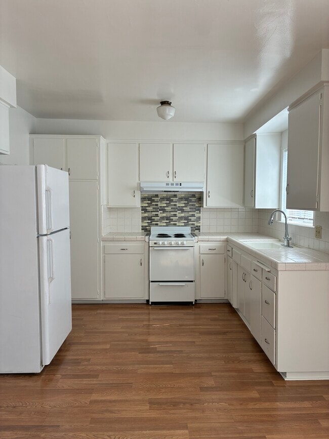 Photo - 13931 Bessemer St