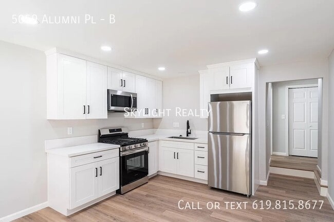 Building Photo - 5059 Alumni Pl Unit B