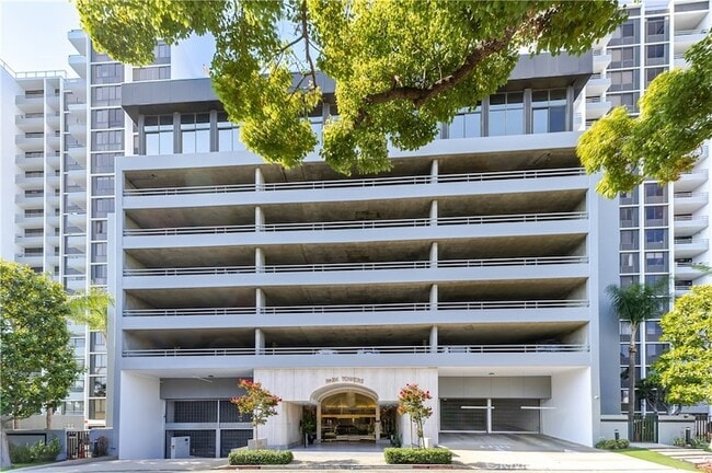 Building Photo - 343 Pioneer Dr Unit PH2