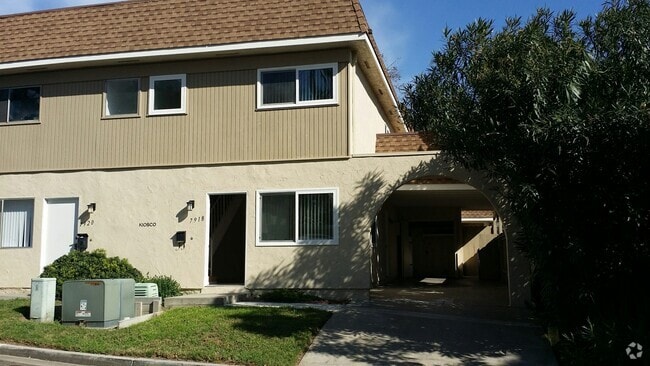 Building Photo - UTC Duplex 1475 Sq Ft 3 bedroom 1.5 ba woo... Rental