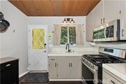 Photo - 28393 Larchmont Ln