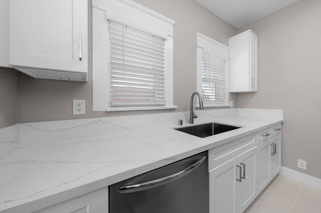 Photo - Thorn Collection