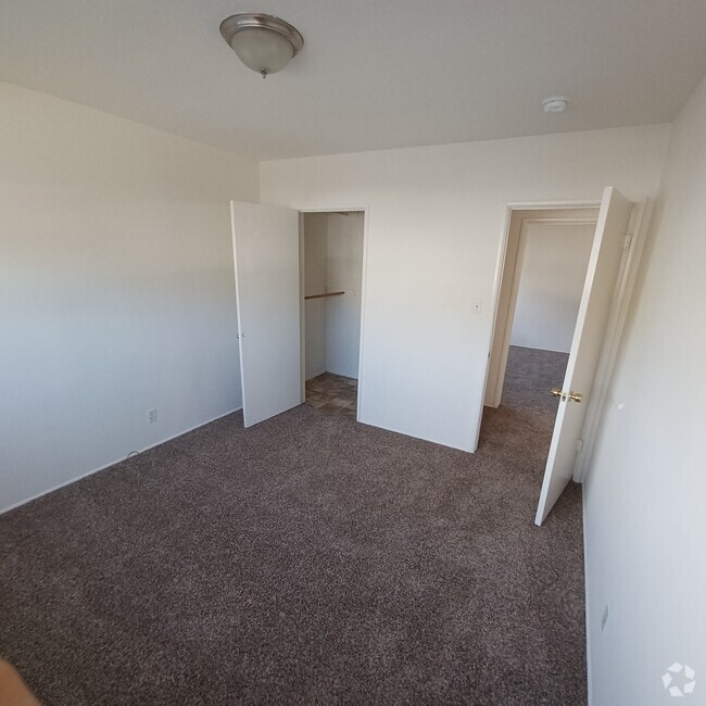Building Photo - 1300 Manhattan Beach Blvd Unit 1300 Manhattan Beach Blvd Rental
