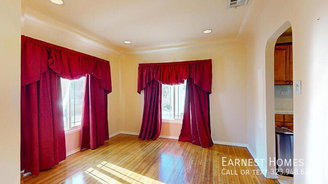 Photo - 517 E Chestnut St