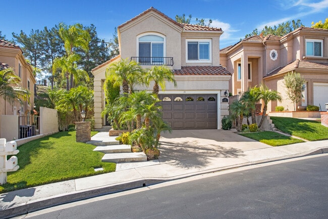 Lccated in the prestigious guard gated community of Dove canyon - 35 Inverary House