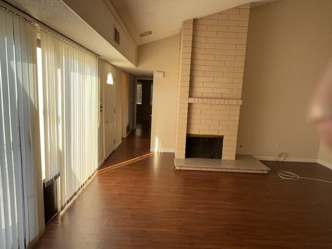 Photo - 797 Daffodil Dr