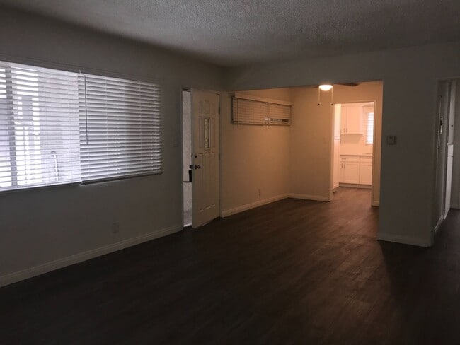 Photo - Parr, 10424-10425 Unit 10425 #B