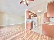Photo - 1129 Lincoln Blvd