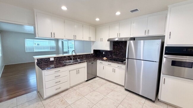 Photo - Spacious 3 Bed 2 Bath Home in Sunset Cliffs with Detached Garage & Private Backyard