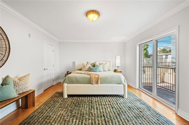 Building Photo - 1828 Glendon Ave Unit 102 Rental