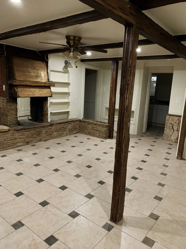 Photo - 2032 Vista Del Mar Ave Unit 1