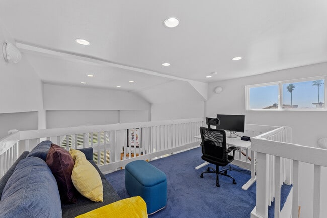 Photo - 121 Los Angeles Ave