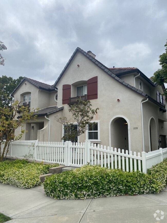 Building Photo - OTAY RANCH  3BR/2BA SINGLE FAMILY ATTACHED... Rental