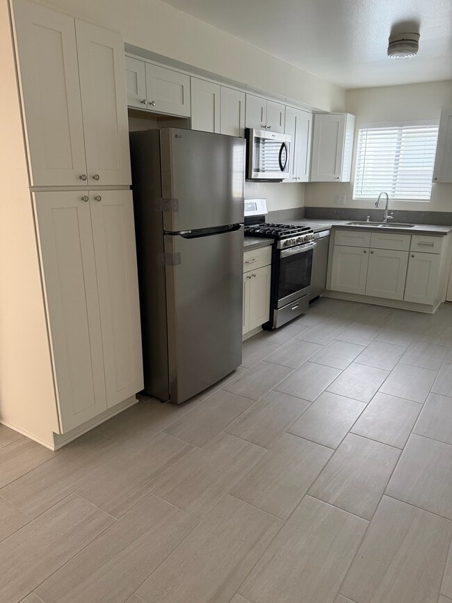 Photo - 2221 Curtis Ave Unit 3