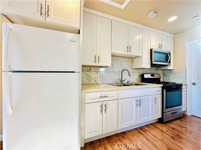 Photo - 17134 Saticoy St