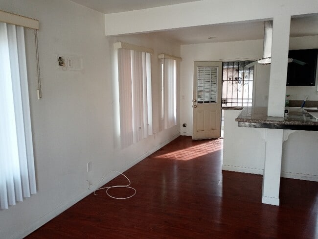 Photo - 237 S Matthisen Ave