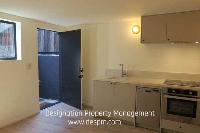 Building Photo - 3181 Verdugo Pl Unit 3183 1/2 Verdugo Place Rental