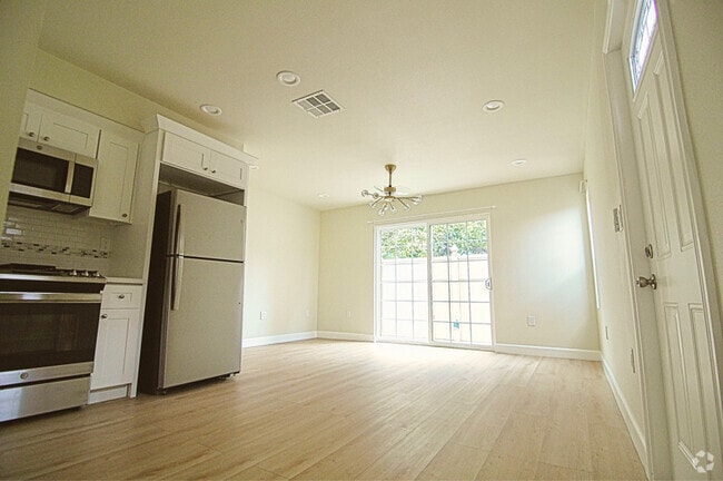 Building Photo - 2711 1/2 W Ave 32 Rental