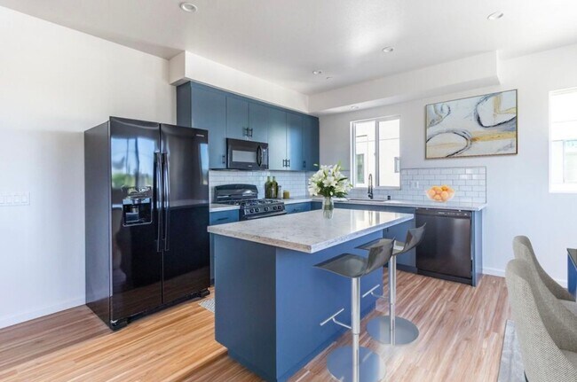 Photo - 4BR 3Ba Modern Townhome in Prime NOHO