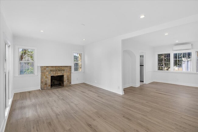 LIVING/DINNING/FIREPLACE - 1185 S Tremaine Ave Unit 1185 TREMAINE AVE