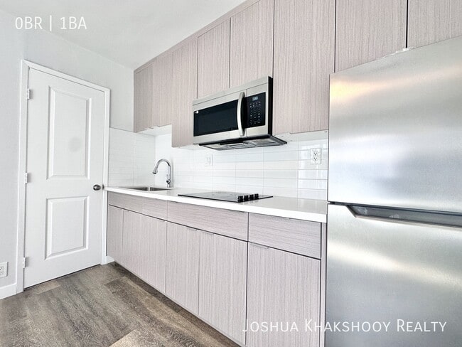 Photo - 752 Hayworth Ave Unit 21
