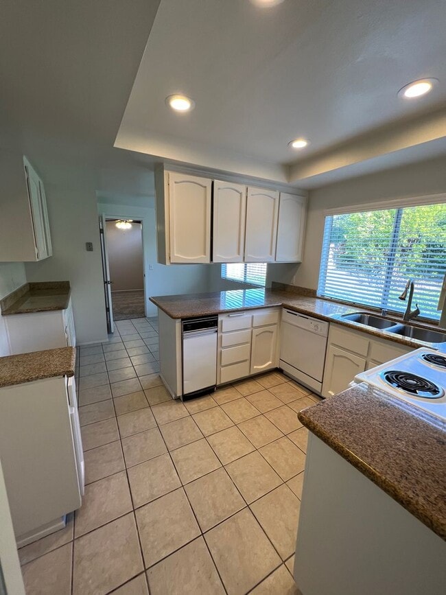 Photo - Lovely 2 Story 4 Bedroom 2 1/2 Bath in San Carlos!!
