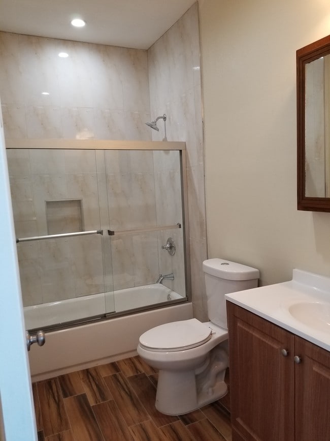 Photo - 14400 Condon Ave Unit Apt 2