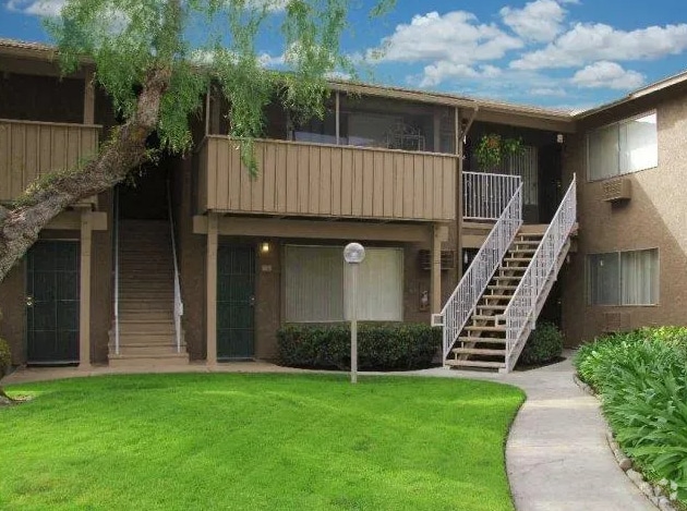Building Photo - 644 S Knott Ave Rental