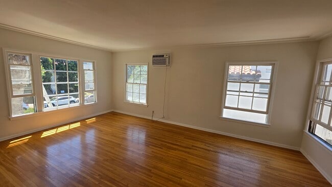 Photo - 455 N Hayworth Ave Unit FAIRFAX FILLAGE SPANISH STYLE APARTMENT