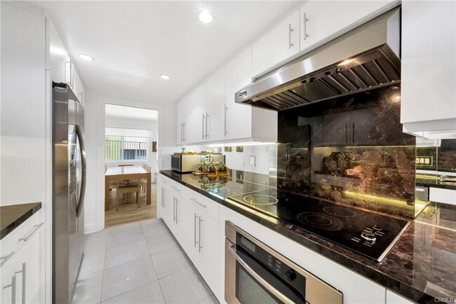 Building Photo - 7259 Hillside Ave Unit 102