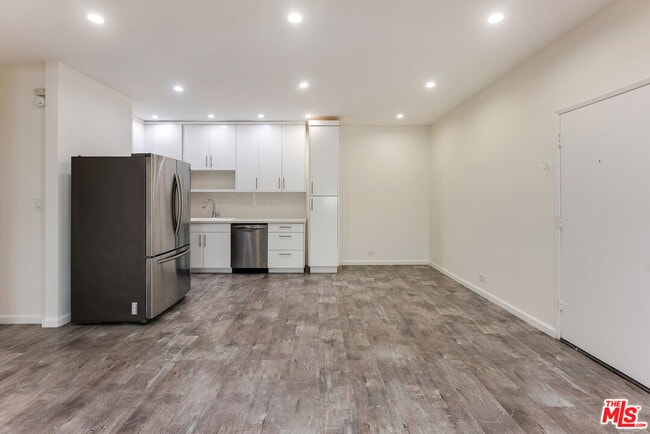 Photo - 1440 Veteran Ave Unit 220