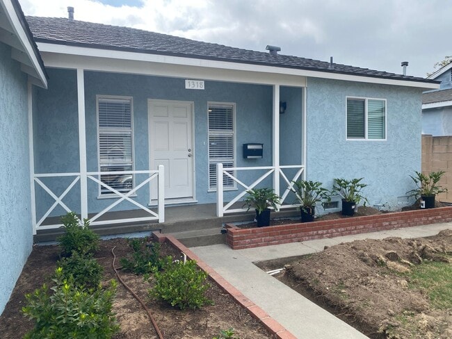 Building Photo - Beautifully Updated Home in the Heart of Central Torrance + Bonus Unit