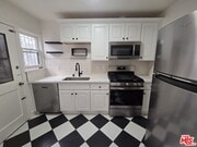 Photo - 107 N Sweetzer Ave Unit 3/4