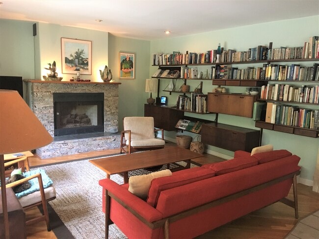 Living room - 125 Brocadero Pl