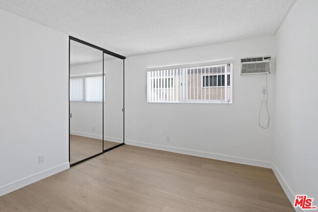 Photo - 976 Larrabee St Unit 225